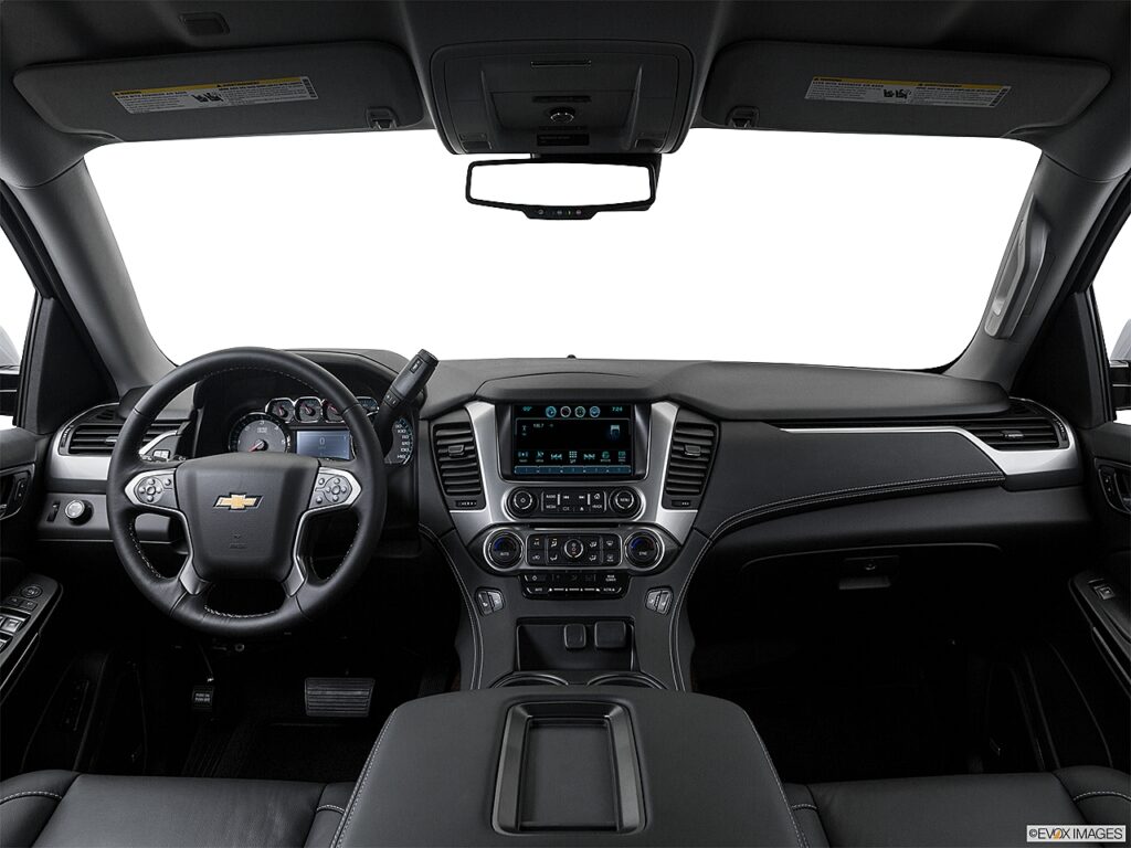 Chevrolet-Suburban-Int-1