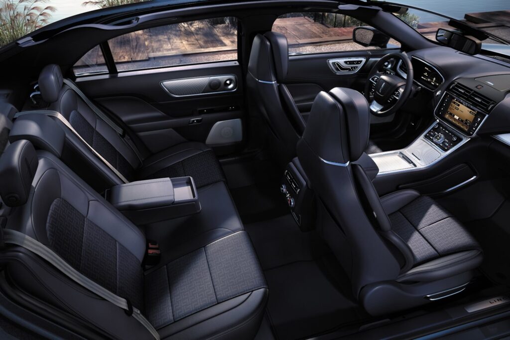 Lincoln-Continental-Int-2